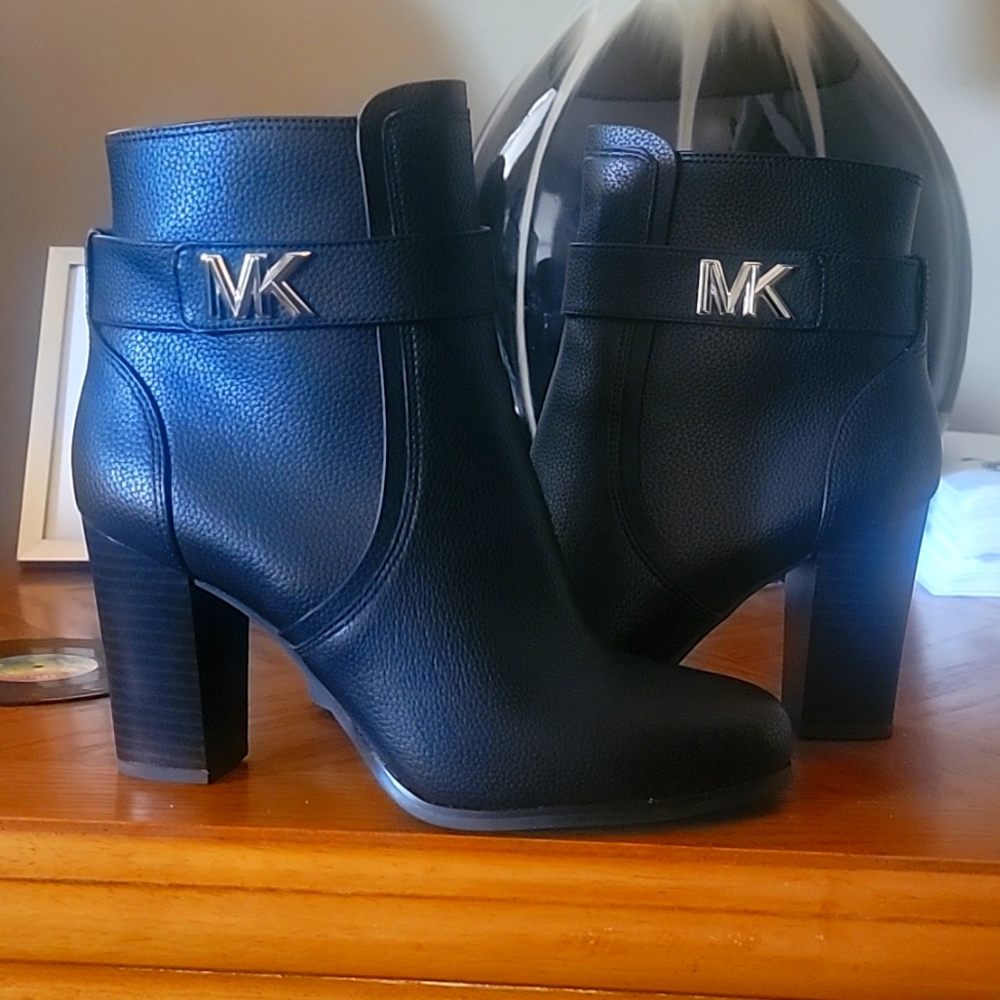 Michael Kors Jilly Boots
